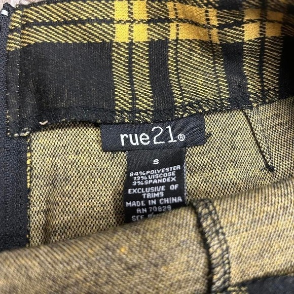 Y2K Yellow and Black Plaid Skirt - Picture 3 of 5